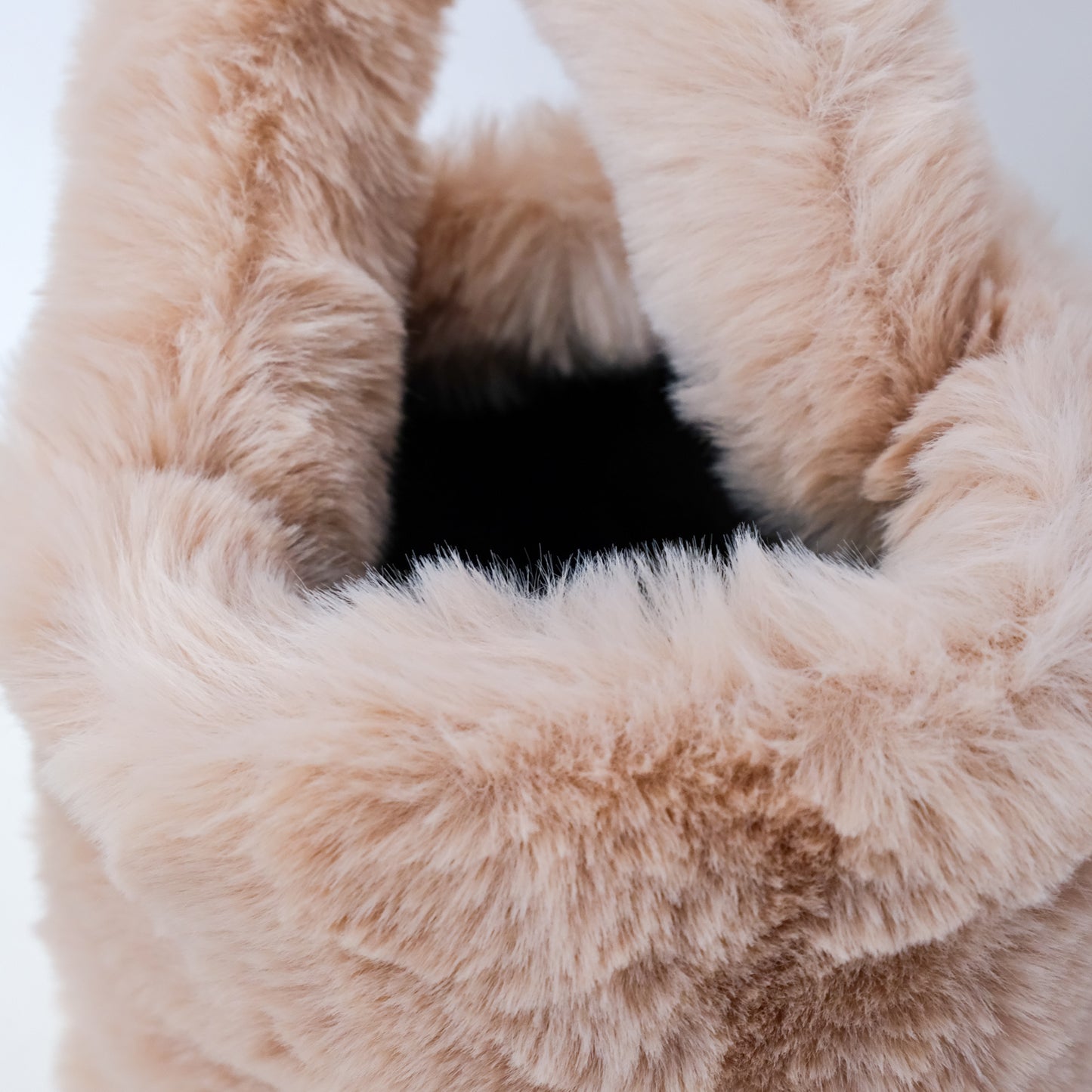Beige Faux Fur Bucket 🤎
