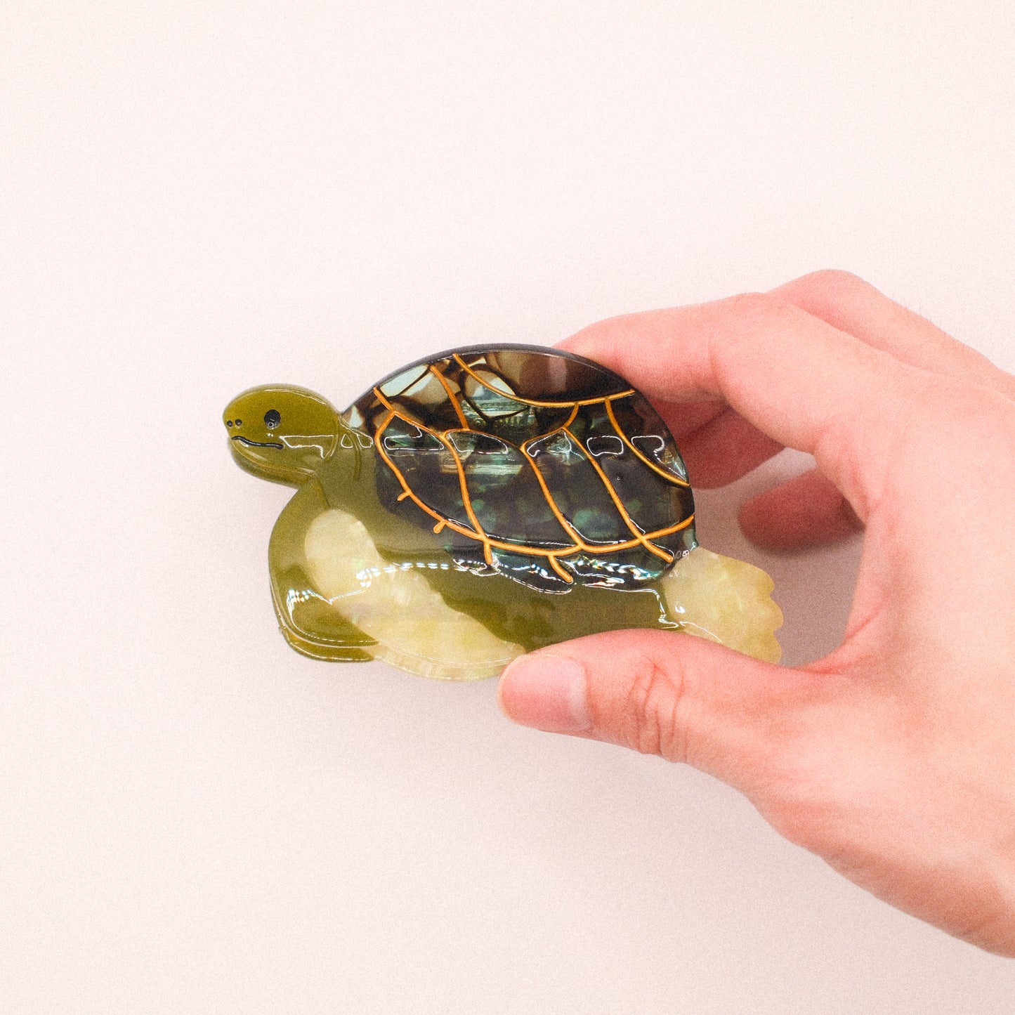 Turtle Hair Claw
